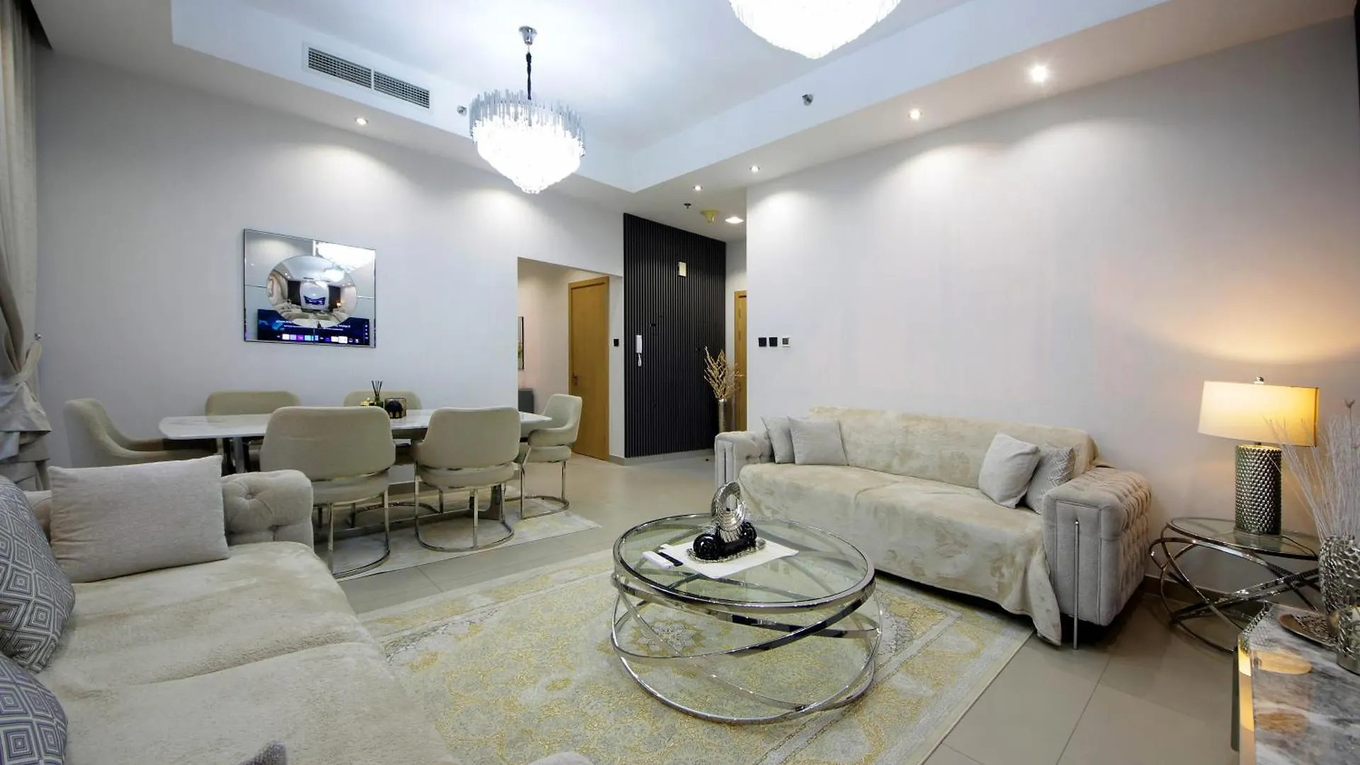 Silk Valley - Luxurious 2B With Sea Views Sharjah Apartment