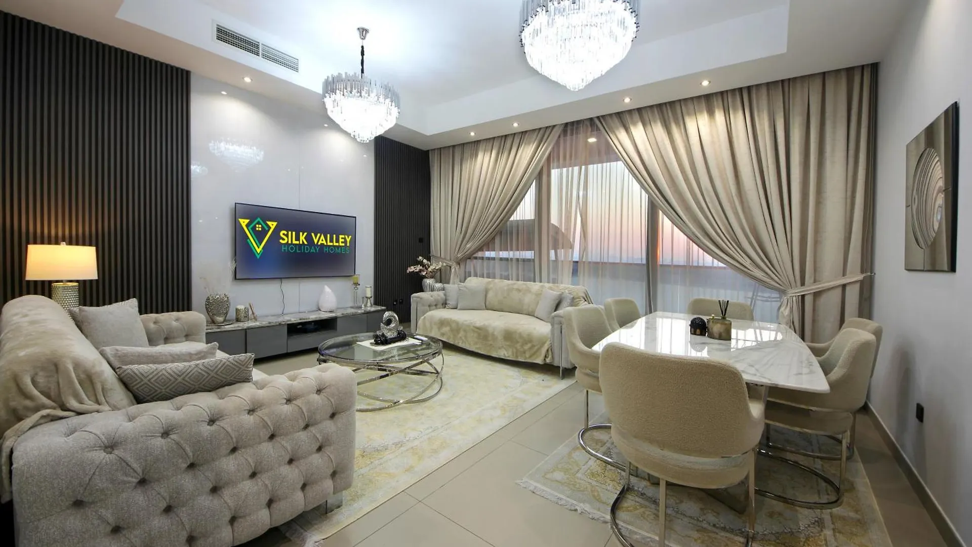 Silk Valley - Luxurious 2B With Sea Views Sharjah