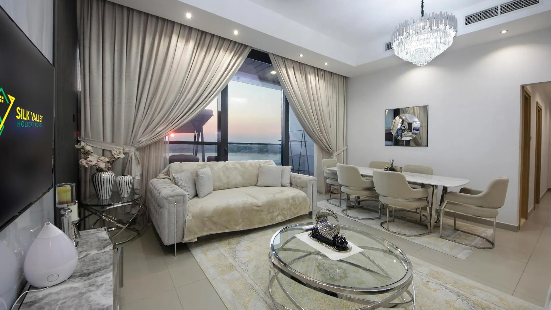 Silk Valley - Luxurious 2B With Sea Views Sharjah 0*,